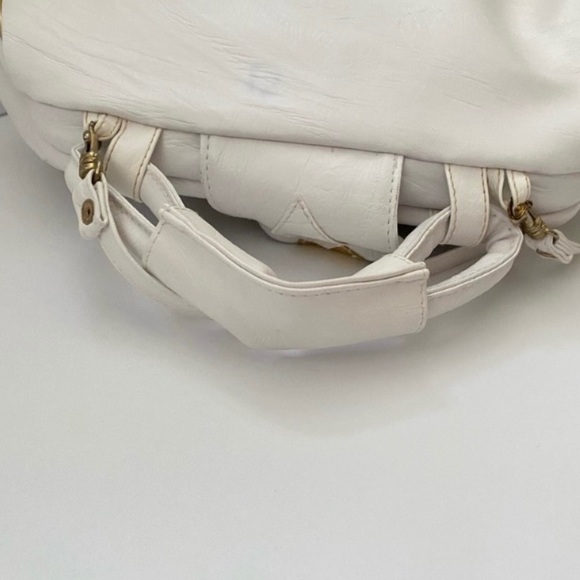 (R) Vintage Gold and White Geometric Pattern Purse With Removable Strap - Picture 12 of 16